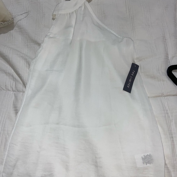 The Limited White Flowy loose fitting XS blouse - Picture 4 of 4